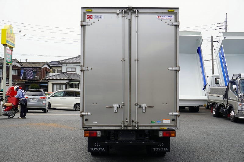 トヨエース　１０尺　アルミバン　積載２０００ｋｇ　トヨタ車体製　サイドドア　ラッシング１段　導風板　バックカメラ　ＥＴＣ　９０度ストッパー　衝突軽減ブレーキ　車線逸脱警報　ワンオーナー！ＡＴ車！2