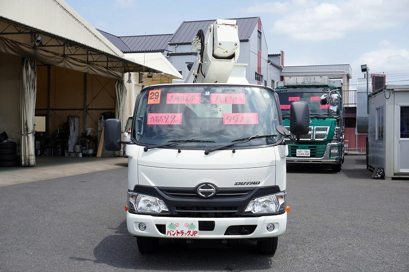 デュトロ　高所作業車　タダノ製（ＡＴ－１００ＴＴＥ）　最大地上高９．９ｍ　ＦＲＰバケット　バケット積載荷重２００ｋｇ　積載４５０ｋｇ　工具入れ　バックカメラ　社外ナビ　フォグランプ　電動パーキングブレーキ　アワーメーター：３００ｈ　通信工事仕様！ＡＴ車！0