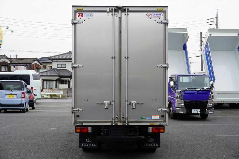 トヨエース　１０尺　アルミバン　積載２０００ｋｇ　トヨタ車体製　サイドドア　ラッシング１段　導風板　バックカメラ　ＥＴＣ　９０度ストッパー　衝突軽減ブレーキ　車線逸脱警報　ワンオーナー！ＡＴ車！2