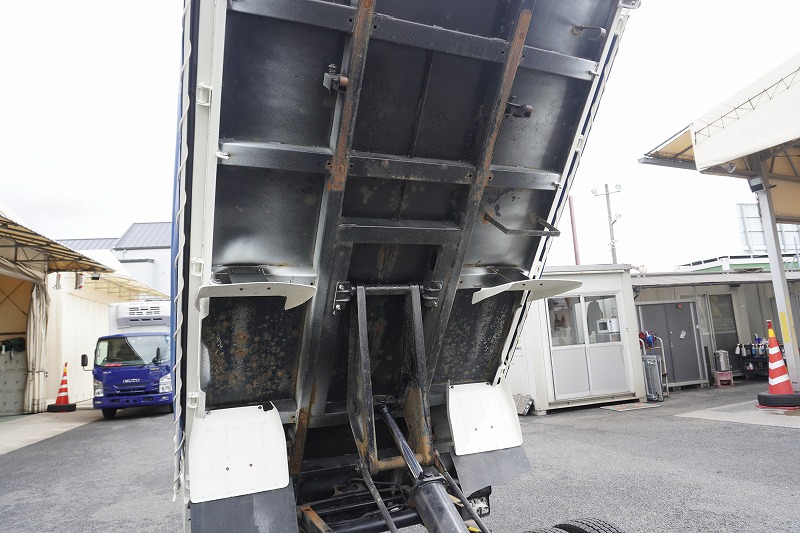 デュトロ　強化ダンプ　新明和製　積載２０００ｋｇ　三方開　手動コボレーン　ダンプピン　アユミ板掛け　ＥＴＣ　全低床　ＡＴ車！準中型（５トン限定）免許対応！24