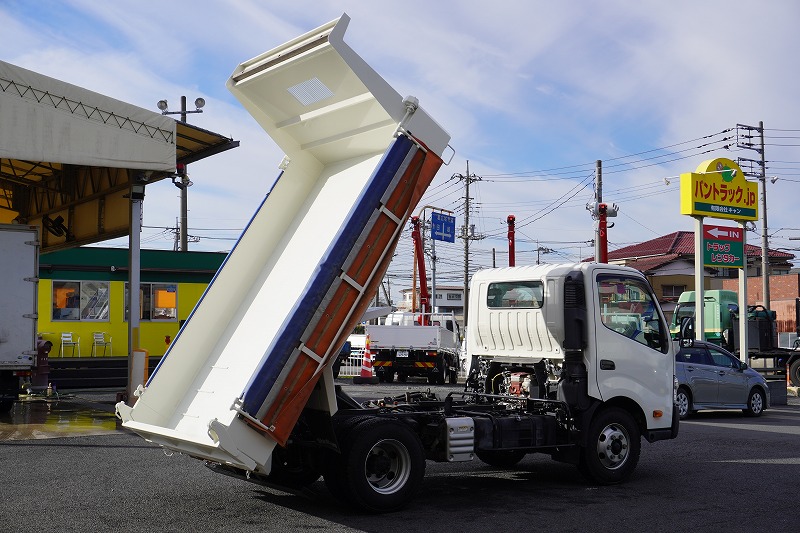 デュトロ　「ワイド」　強化　ローダーダンプ　新明和製　一方開　積載３５００ｋｇ　電動コボレーン　鳥居アングル補強　スライド用ラジコン　ダンプピン　左電格ミラー　ＥＴＣ　低走行！６速ＭＴ！25