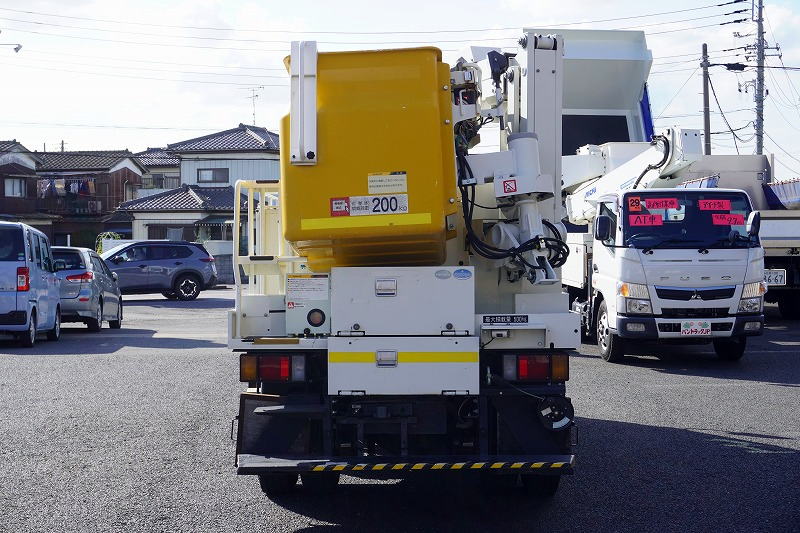 エルフ　高所作業車　アイチ製（ＳＥ０８Ｃ）　積載５００ｋｇ　最大地上高８ｍ　ＦＲＰバケット　先端屈折アーム　ジャッキ自動張り出し　バケット積載荷重２００ｋｇ　ジョイスティックタイプ　アワーメーター：９７７ｈ　バックカメラ　左電格ミラー　通信工事仕様！ＡＴ車！2