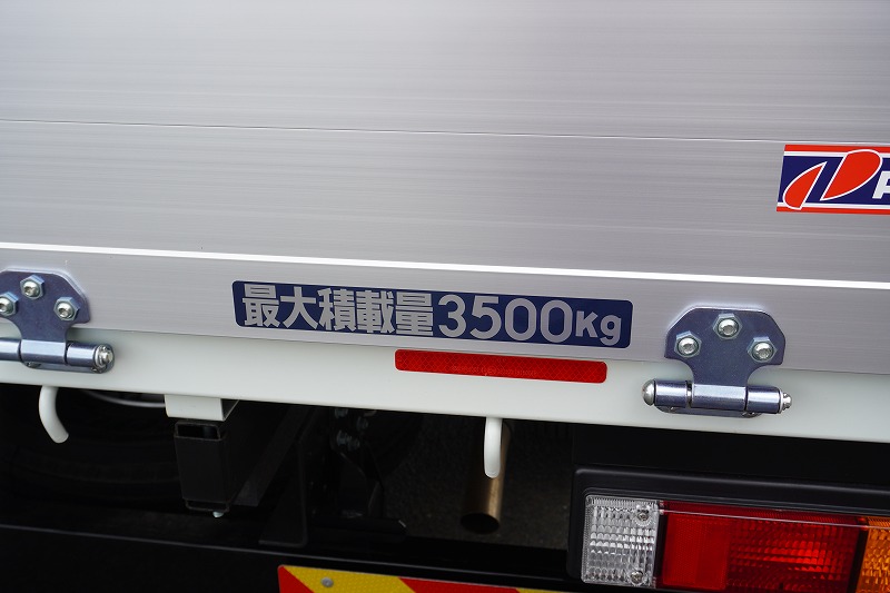 （未使用）　キャンター　「ワイドロング」　４段クレーン　積載３５００ｋｇ　アルミブロック　古河ユニック製　ラジコン　フックイン　２．９３ｔ吊　坂道発進補助　左電格ミラー　ＥＴＣ２．０　ＬＥＤヘッドライト＆フォグランプ　スマートキー　衝突軽減ブレーキ　車線逸脱警報　５速ＭＴ！車検「Ｒ６年７月まで！」15