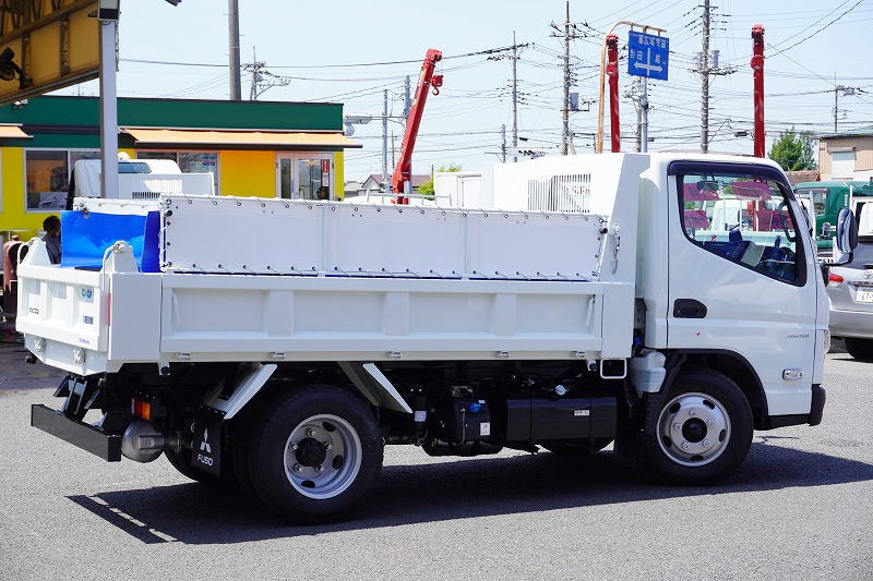 （未使用）　キャンター　強化ダンプ　新明和製　積載３０００ｋｇ　三方開　手動コボレーン（エビロック付き）　ＥＴＣ　左電格ミラー　スマートキー　ＬＥＤヘッドライト＆フォグランプ　衝突軽減ブレーキ　車線逸脱警報　高床　５速ＭＴ！6