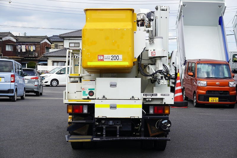 エルフ　高所作業車　アイチ製（ＳＥ０８Ｃ）　積載５００ｋｇ　最大地上高８ｍ　ＦＲＰバケット　先端屈折アーム　ジャッキ自動張り出し　バケット積載荷重２００ｋｇ　ジョイスティックタイプ　アワーメーター：２１８０ｈ　バックカメラ　坂道発進補助　通信工事仕様！６速ＭＴ！2