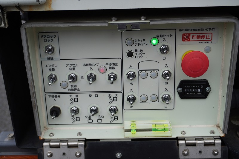 キャンター　高所作業車　アイチ製（ＳＢ１０Ａ）　最大地上高９．７ｍ　ＦＲＰバケット　バケット積載荷重２００ｋｇ　積載３００ｋｇ　工具入れ　ジョイスティックタイプ　アワーメーター：３１２５ｈ　左電格ミラー　社外ナビ　フルセグＴＶ　バックカメラ　フォグランプ　キーレス　通信工事仕様！ＡＴ車！29