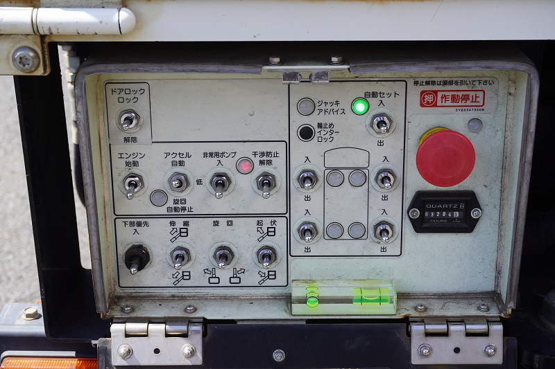 キャンター　高所作業車　アイチ製（ＳＢ１０Ａ）　最大地上高９．７ｍ　ＦＲＰバケット　バケット積載荷重２００ｋｇ　積載３００ｋｇ　工具入れ　ジョイスティックタイプ　アワーメーター：３２０８ｈ　左電格ミラー　社外ナビ　フルセグＴＶ　バックカメラ　フォグランプ　通信工事仕様！ＡＴ車！31