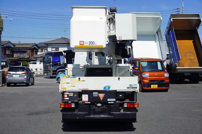 キャンター　高所作業車　アイチ製（ＳＢ１０Ａ）　最大地上高９．７ｍ　ＦＲＰバケット　バケット積載荷重２００ｋｇ　積載３００ｋｇ　工具入れ　ジョイスティックタイプ　アワーメーター：４７１６ｈ　左電格ミラー　社外ナビ　フルセグＴＶ　バックカメラ　フォグランプ　通信工事仕様！ＡＴ車！2