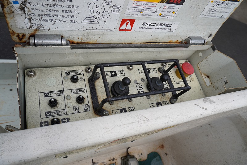 エルフ　高所作業車　アイチ製（ＳＢ１２Ａ）　最大地上高１２ｍ　ＦＲＰバケット　バケット積載荷重２００ｋｇ　積載１５０ｋｇ　工具入れ　ジョイスティックタイプ　アワーメーター：１８６２ｈ　ＥＴＣ　左電格ミラー　坂道発進補助　通信工事仕様！６速ＭＴ！22