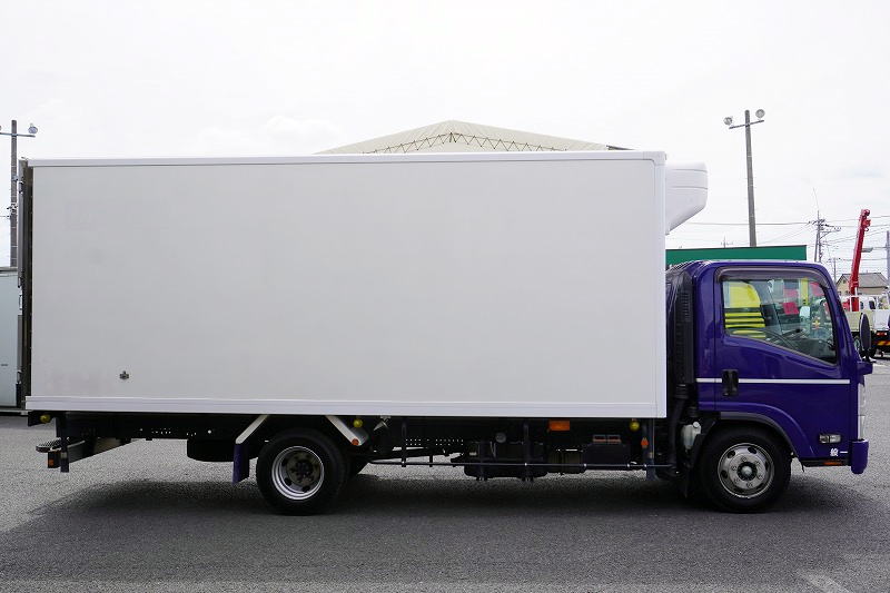 エルフ　「ワイド超ロング」　冷蔵冷凍車　積載３５００ｋｇ　－５度設定　東プレ製　ラッシング２段　荷台シマ板張り　バックカメラ　ＥＴＣ　坂道発進補助　フォグランプ　６速ＭＴ！2