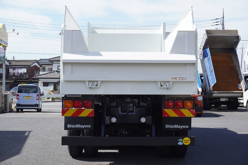 （未使用）　スーパーグレート　大型　３軸　２デフ　土砂ダンプ　５．１ｍ長　積載８７００ｋｇ　新明和製　電動コボレーン　鳥居シートデッキ＆ラダー　舟底　砂切り　メッキパーツ　ミラーヒーター　坂道発進補助　ＥＴＣ　燃料タンク３００Ｌ　７速ＭＴ！総重量２０トン未満！2