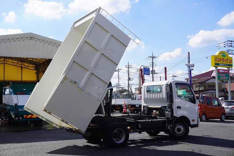 ダイナ　「ワイド　土砂禁止」　深ダンプ　積載３８００ｋｇ　一方開　角底　リア観音扉　新明和製　上物左右ラダー付き　ＥＴＣ　６速ＭＴ！車検「Ｒ６年１０月まで！」19