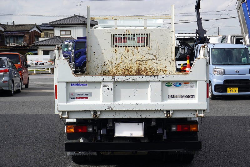 キャンター　強化ダンプ　新明和製　積載３０００ｋｇ　三方開　ダンプピン　鳥居ツノ出し　ルーフキャリア　左電格ミラー　ＥＴＣ　社外ナビ　フルセグＴＶ　坂道発進補助　ビニールシートカバー　キーレス　フォグランプ　全低床　衝突軽減ブレーキ　車線逸脱警報　メッキパーツ多数！ＡＴ車！低走行！3