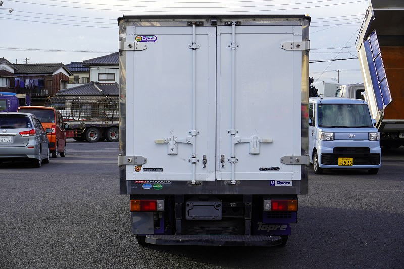 デュトロ　１０尺　冷蔵冷凍車　積載２０００ｋｇ　低箱　東プレ製　サイドドア　－３０度設定　スタンバイ装置　エアリブ　荷台スノコ付き　間仕切り扉　９０度ストッパー　ＥＴＣ　全高２．３８ｍ　ＡＴ車！準中型（５トン限定）免許対応！2