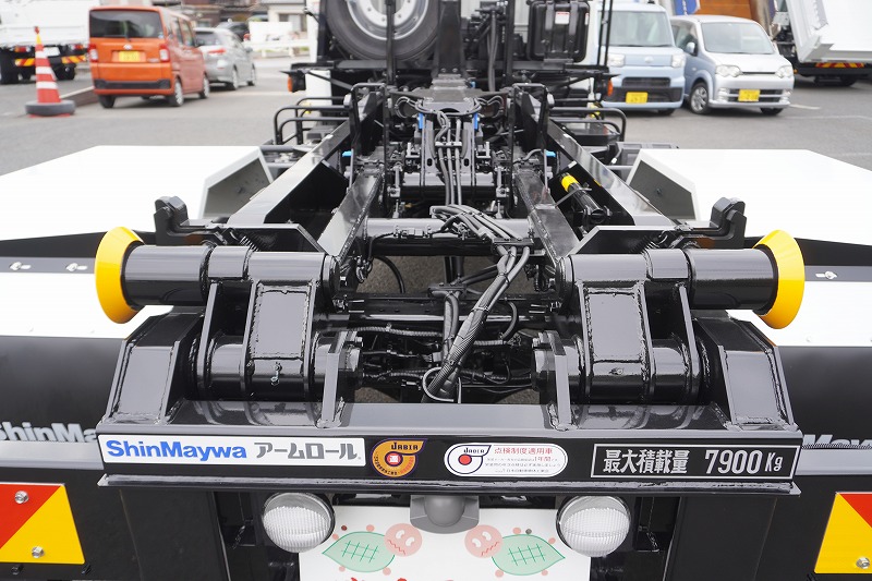 （未使用）　ファイター　増トン　「ベッド付き」　アームロール　新明和製　積載７９００ｋｇ　ツインシリンダー　キャブバックステップ　メッキパーツ　ＨＩＤヘッドライト　坂道発進補助　ＥＴＣ　６速ＭＴ！16