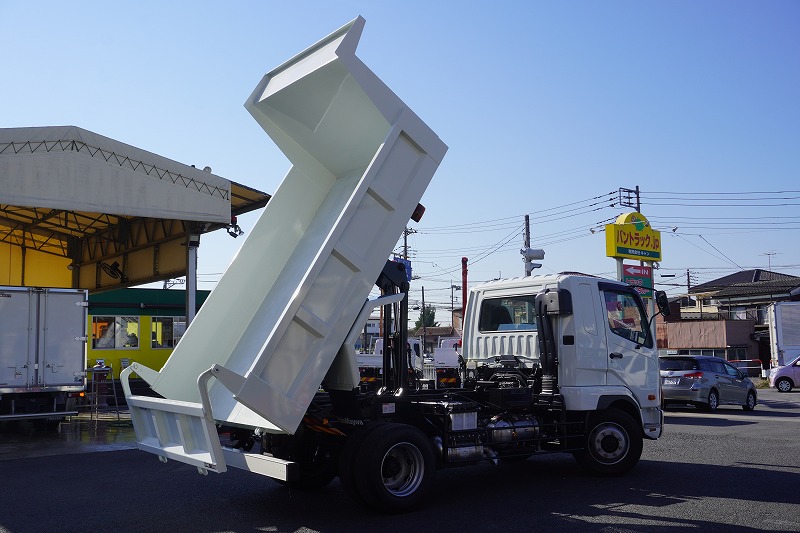 （未使用）　ファイター　増トン　「ベッド付き」　土砂ダンプ　新明和製　積載７９００ｋｇ　一方開　オートエアコン　ＨＩＤヘッドライト　フォグランプ　メッキパーツ　衝突軽減ブレーキ　車線逸脱警報　６速ＭＴ！車検「Ｒ６年７月まで！」21