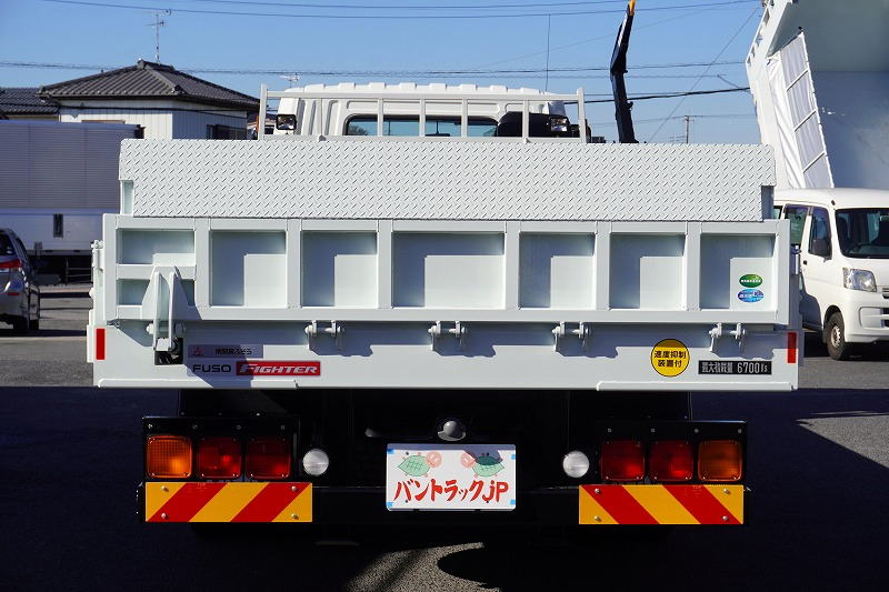 （未使用）　ファイター　増トン　「ワイド　ベッド付き」　セーフティーローダー　古河ユニック製　積載６７００ｋｇ　ウインチ　ラジコン　リア自動アユミ　床フック　ミラーヒーター　坂道発進補助　スタンション穴　ＨＩＤヘッドライト　衝突軽減ブレーキ　車線逸脱警報　メッキパーツ多数！６速ＭＴ！　車検「Ｒ６年１０月まで！」2