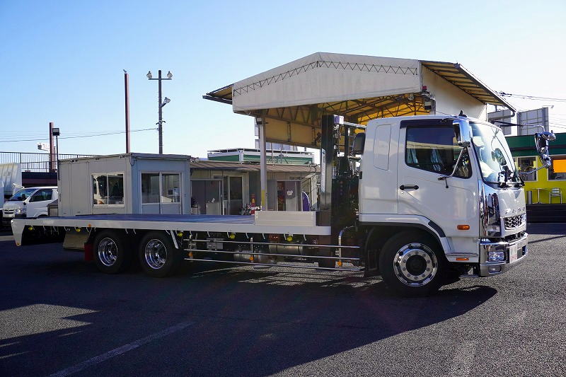 （未使用）　ファイター　大型　３軸　２デフ　リーフサス　「ベッド付」　積載１１３００ｋｇ　タダノ製　ハイジャッキ　重機運搬車　ウインチ　７．２ｍ長　床下アユミ板入れ＆アユミ板付き　スタンション穴　アルミホイール　ステンレスサイドバンパー　メッキパーツ　６速ＭＴ！　車検「Ｒ６年１１月まで！」4