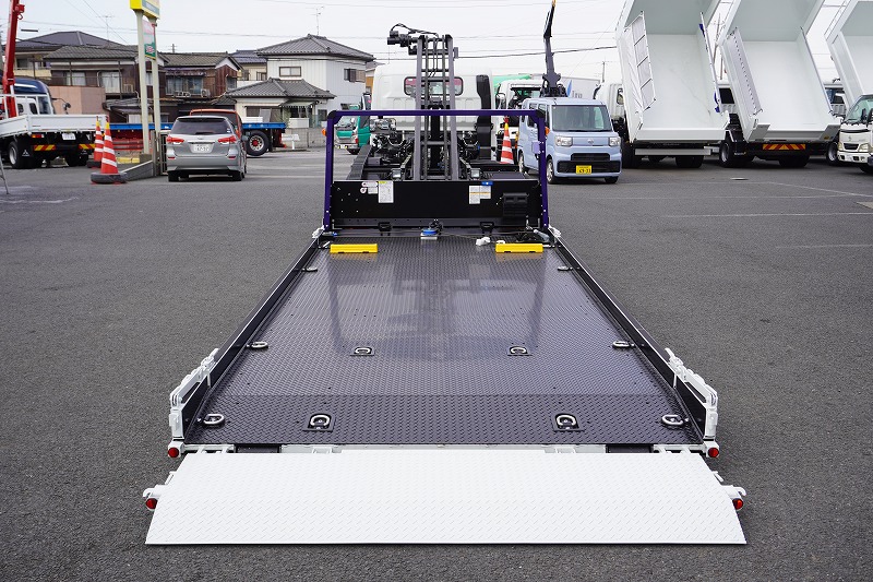 （未使用）　キャンター　「ワイド超ロング」　セーフティーローダー　一般用　極東製　フラトップＺＥＲＯ　積載３０００ｋｇ　三方開　ラジコン　ウインチ　床フック　両側電格ミラー　ミラーヒーター　ＬＥＤヘッドライト＆フォグランプ　衝突軽減ブレーキ　車線逸脱警報　５速ＭＴ！車検「Ｒ７年９月まで！」12