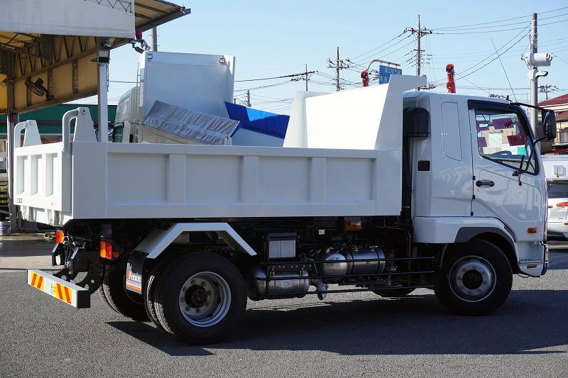 （未使用）　ファイター　増トン　「ベッド付き」　土砂ダンプ　極東製　積載７９００ｋｇ　一方開　角底　オートエアコン　ＨＩＤヘッドライト　キーレス　ミラーヒーター　フォグランプ　メッキパーツ　衝突軽減ブレーキ　車線逸脱警報　６速ＭＴ！車検「Ｒ６年９月まで！」6