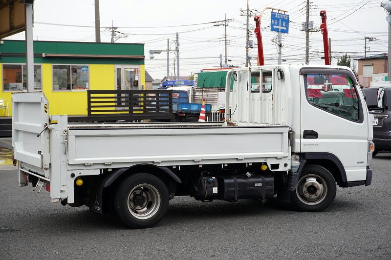 キャンター　「標準幅　ショート」　平ボディー　垂直パワーゲート　積載１５００ｋｇ　三方開　荷台鉄板張り　バックカメラ　社外ナビ　ＥＴＣ　左電格ミラー　フォグランプ　キーレス　全低床　ＡＴ車！6