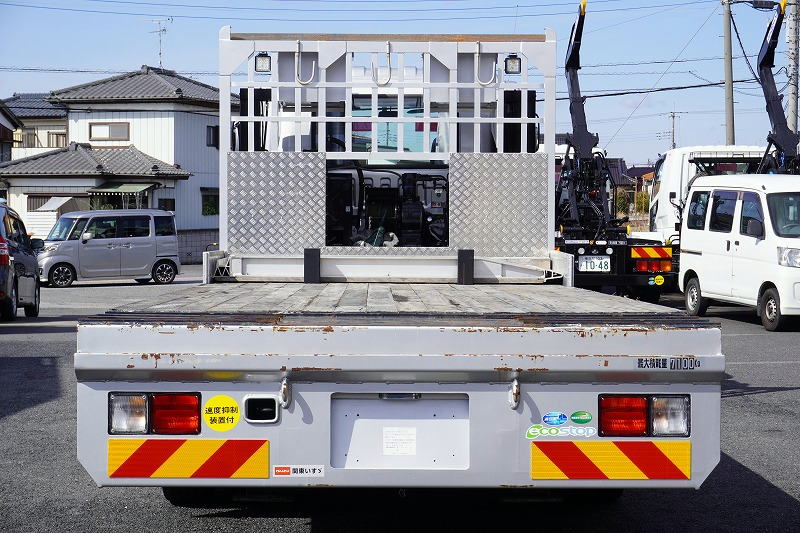 フォワード　増トン　「標準幅　ベッド付き」　重機運搬車　積載７１００ｋｇ　５．１ｍ長　タダノ製　ハイジャッキ　ウインチ　ラジコン　鳥居ラダー＆一部シマ板張り＆Ｊフック＆左右工具箱　アユミ板掛け＆アユミ板付き　スタンション穴　ＬＥＤヘッドライト　オートエアコン　ミラーヒーター　ＥＴＣ２．０　坂道発進補助　６速ＭＴ！高年式！低走行！！2