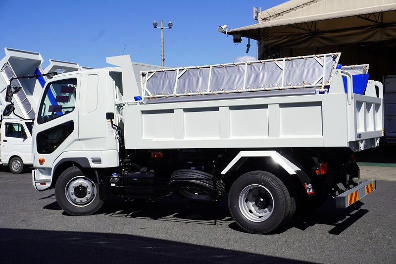 （未使用）　ファイター　増トン　「ベッド付き」　土砂ダンプ　極東製　積載７９００ｋｇ　一方開　角底　電動コボレーン　オートエアコン　フォグランプ　坂道発進補助　衝突軽減ブレーキ　車線逸脱警報　６速ＭＴ！車検「Ｒ６年１０月まで！」5