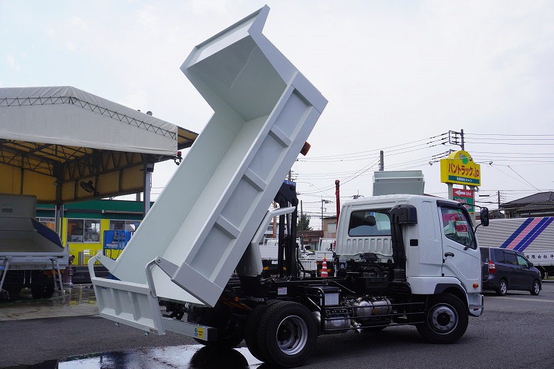 （未使用）　ファイター　増トン　「ベッド付き」　土砂ダンプ　新明和製　積載７９００ｋｇ　一方開　角底　メッキパーツ　オートエアコン　フォグランプ　坂道発進補助　ＥＴＣ２.０　衝突軽減ブレーキ　車線逸脱警報　６速ＭＴ！車検「Ｒ６年１１月まで！」20