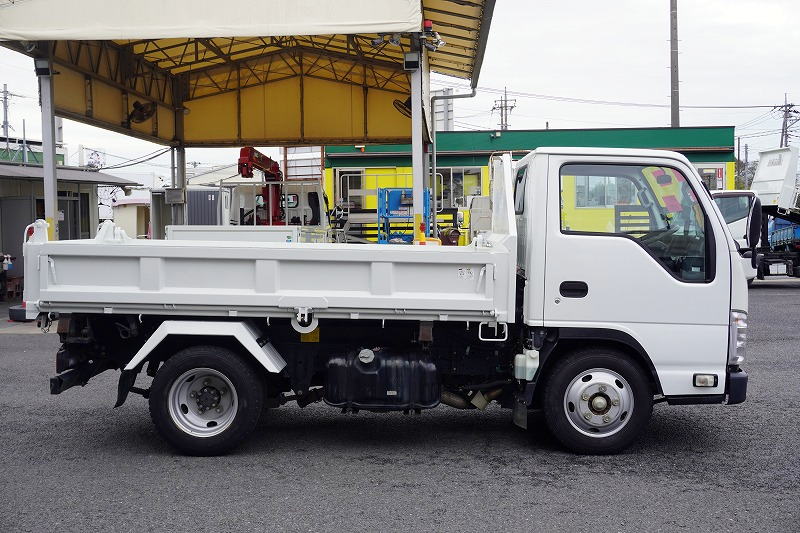 エルフ　強化　三転ダンプ　新明和製　積載３０００ｋｇ　三方開　全低床　運転席側アオリ油圧開閉式　ダンプピン　鳥居アングル補強　ＥＴＣ　ＡＴ車！3