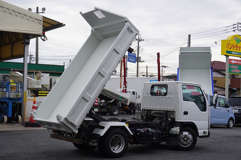 エルフ　強化　三転ダンプ　新明和製　積載３０００ｋｇ　三方開　全低床　運転席側アオリ油圧開閉式　ダンプピン　鳥居アングル補強　ＥＴＣ　ＡＴ車！23