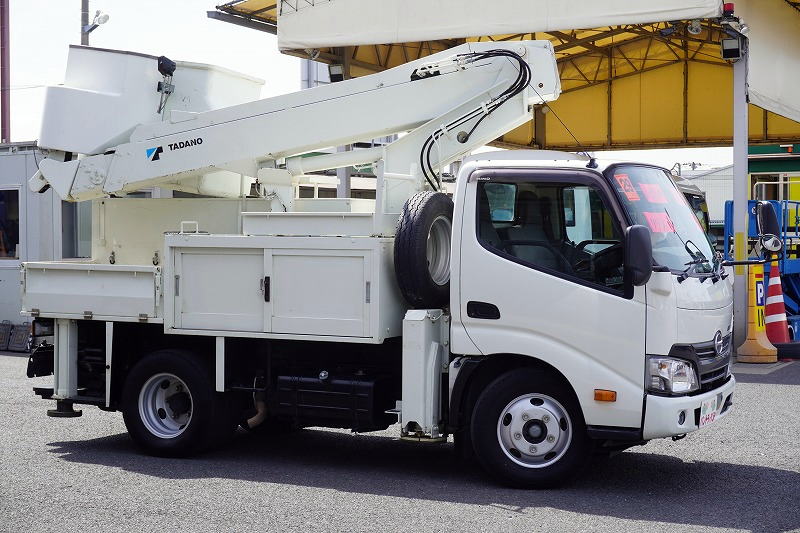 デュトロ　高所作業車　タダノ製（ＡＴ－１００ＴＴＥ）　最大地上高９．９ｍ　ＦＲＰバケット　バケット積載荷重２００ｋｇ　積載３００ｋｇ　工具入れ　ブーム自動格納　ジョイスティックタイプ　アワーメーター：１５４０ｈ　社外ナビ　フォグランプ　電気工事仕様！ＡＴ車！4