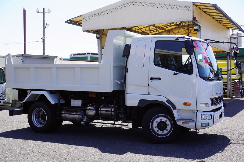 （未使用）　ファイター　増トン　「ベッド付き」　土砂ダンプ　極東製　積載７９００ｋｇ　一方開　角底　オートエアコン　フォグランプ　坂道発進補助　衝突軽減ブレーキ　車線逸脱警報　６速ＭＴ！車検「Ｒ７年４月まで！」4