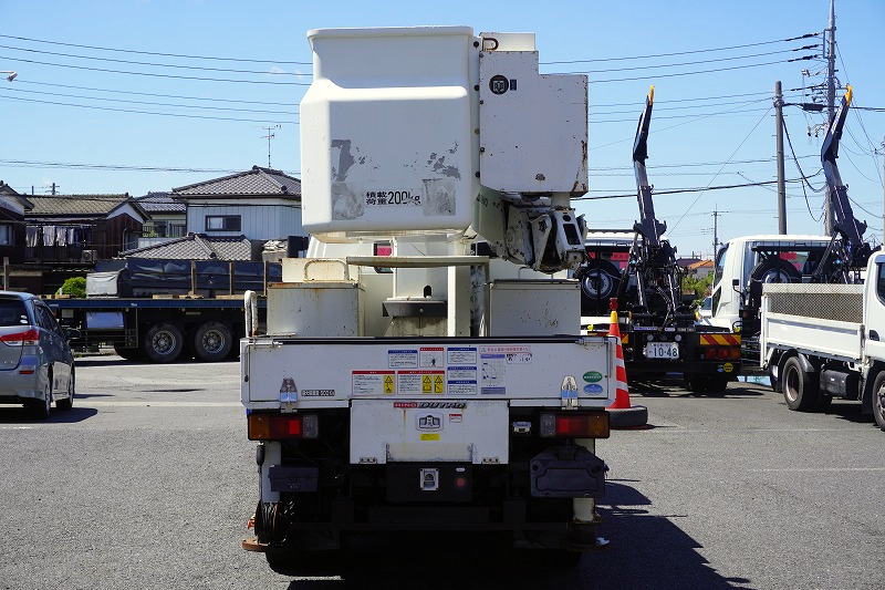 デュトロ　高所作業車　タダノ製（ＡＴ－１００ＴＴ）　最大地上高９．９ｍ　ＦＲＰバケット　バケット積載荷重２００ｋｇ　積載５００ｋｇ　工具入れ　ブーム自動格納　ジョイスティックタイプ　バックカメラ　坂道発進補助　電動パーキングブレーキ　アワーメーター：２３２６ｈ　通信工事仕様！５速ＭＴ！2