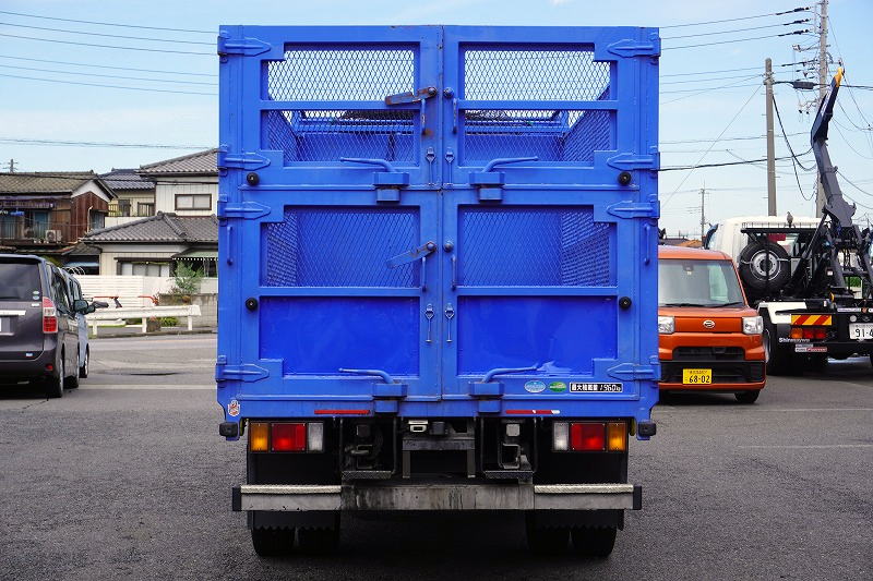 エルフ　「標準幅　セミロング」　平ボディー　資源ゴミ回収車　積載１９５０ｋｇ　一方開　アオリ欄干＆金網付き　リア四枚扉　荷台鉄板張り　バックカメラ　左電格ミラー　フォグランプ　ＡＴ車！希少車！！2