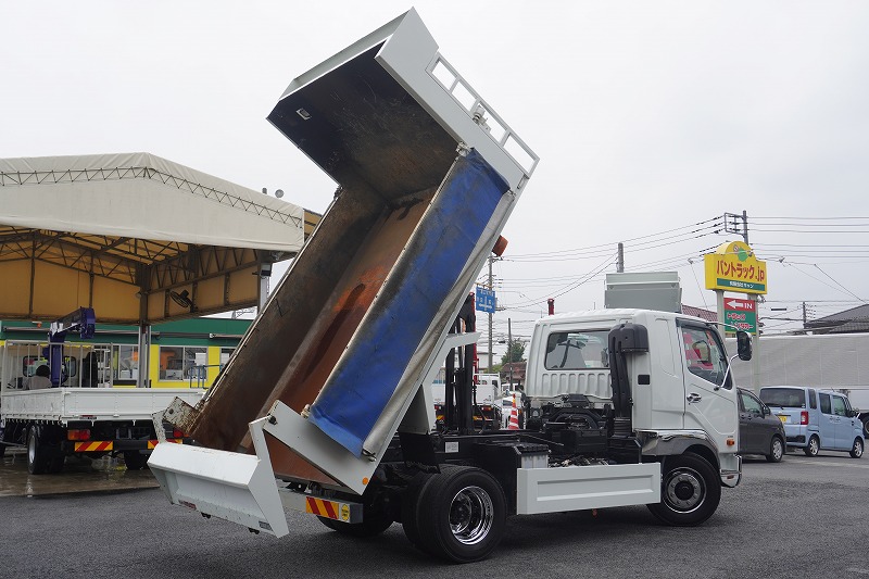 ファイター　増トン　「ベッド付き」　土砂ダンプ　新明和製　一方開　積載６９００ｋｇ　電動コボレーン　舟底　鳥居シートデッキ＆ラダー　造りボディー　砂切り　メッキホイール　ＥＴＣ　オートエアコン　坂道発進補助　メッキパーツ　６速ＭＴ！車検「Ｒ６年９月まで！」25