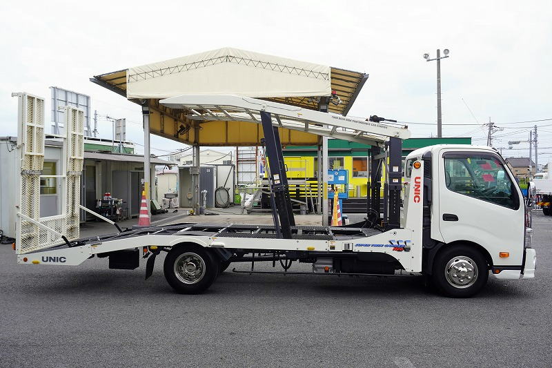 ダイナ　「ワイド超ロング」　キャリアカー　２台積　積載３４５０ｋｇ　古河ユニック製　ラジコン　ウインチ　油圧リアゲート　ＬＥＤヘッドライト＆フォグランプ　メッキパーツ＆メッキホイールライナー　衝突軽減ブレーキ　車線逸脱警報　ワンオーナー！６速ＭＴ！3