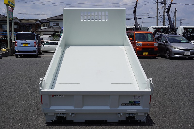 （未使用）　キャンター　「標準幅」　強化　ローダーダンプ　極東製　三方開　積載３０００ｋｇ　ダンプピン　スライド用ラジコン　左電格ミラー　スマートキー　ＬＥＤヘッドライト＆フォグランプ　衝突軽減ブレーキ　車線逸脱警報　５速ＭＴ！　車検「Ｒ７年８月まで！」16