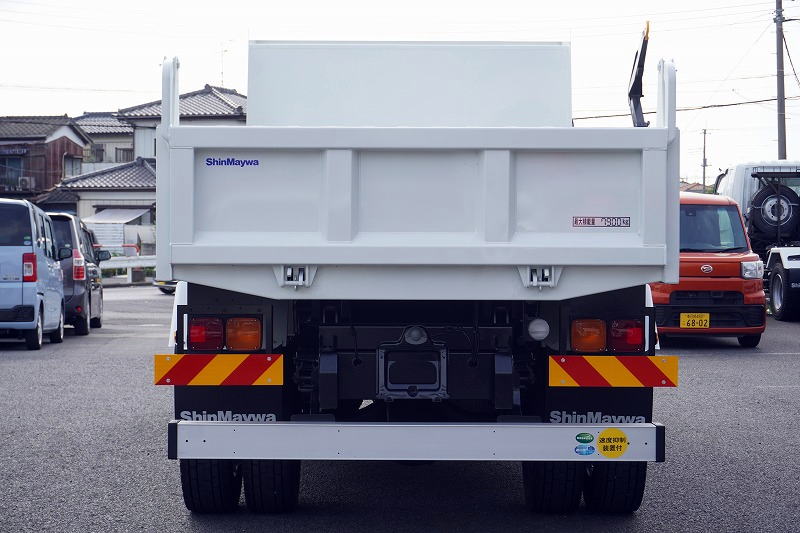 （未使用）　ファイター　増トン　「ベッド付き」　土砂ダンプ　新明和製　積載７９００ｋｇ　一方開　角底　メッキパーツ　オートエアコン　フォグランプ　ビニールシートカバー　坂道発進補助　ＥＴＣ２.０　衝突軽減ブレーキ　車線逸脱警報　６速ＭＴ！車検「Ｒ７年２月まで！」2