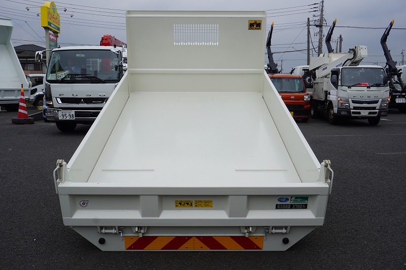 （未使用）　デュトロ　「ワイド」　強化　ローダーダンプ　花見台製　三方開　積載３７００ｋｇ　ダンプピン　スライド用ラジコン　左電格ミラー　坂道発進補助　クリアランスソナー　ＬＥＤヘッドライト＆フォグランプ　スマートキー　衝突軽減ブレーキ　車線逸脱警報　６速ＭＴ！車検「Ｒ７年１２月まで！」15