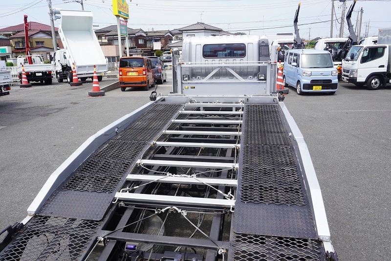 デュトロ　ハイグレード「ワイド超ロング」　キャリアカー　２台積　積載３４００ｋｇ　古河ユニック製　ラジコン　ウインチ　油圧リアゲート　ＨＩＤヘッドライト　フォグランプ　スマートキー　メッキパーツ　社外ナビ　ＥＴＣ　両側電格ミラー　衝突軽減ブレーキ　車線逸脱警報　６速ＭＴ！35