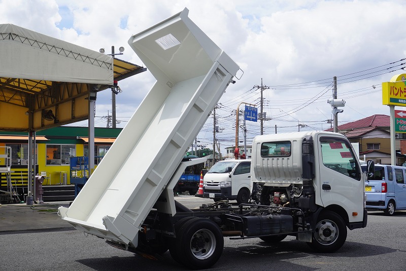 デュトロ　「ワイド」　強化　ローダーダンプ　新明和製　三方開　積載３７００ｋｇ　スライド用ラジコン　ダンプピン　左電格ミラー　ＥＴＣ　６速ＭＴ！24