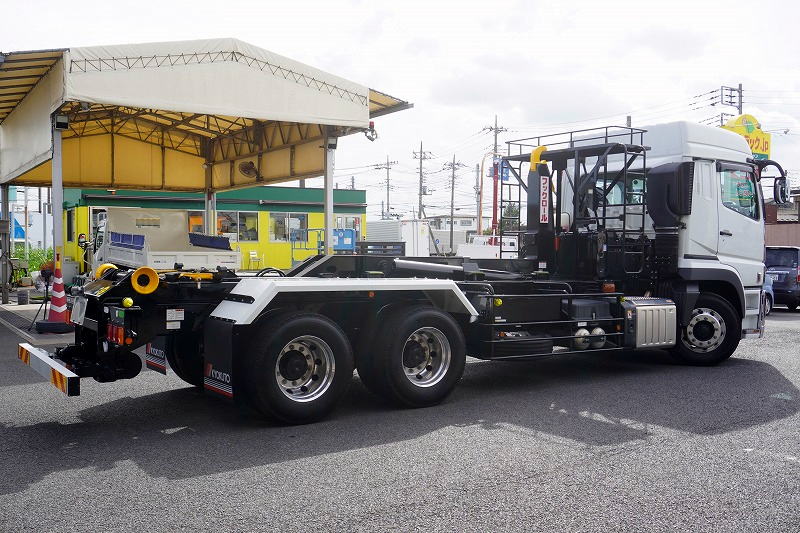 （未使用）　スーパーグレート　大型　「ハイルーフ」　三軸　フックロール　極東製　積載１０４００ｋｇ　ツインシリンダー　キャブバックステップ　網工具入れ　メッキパーツ　アルミホイール　ＬＥＤヘッドライト　ＥＴＣ２．０　可動式リアバンパー　キーレス　燃料タンク３００Ｌ　７速ＭＴ！6