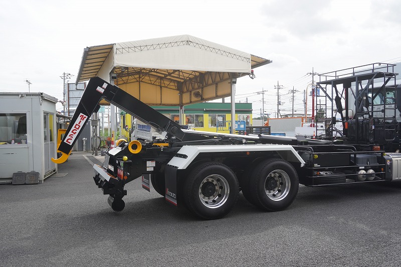 （未使用）　スーパーグレート　大型　「ハイルーフ」　三軸　フックロール　極東製　積載１０４００ｋｇ　ツインシリンダー　キャブバックステップ　網工具入れ　メッキパーツ　アルミホイール　ＬＥＤヘッドライト　ＥＴＣ２．０　可動式リアバンパー　キーレス　燃料タンク３００Ｌ　７速ＭＴ！25