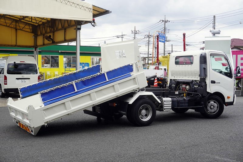 デュトロ　「ワイド」　強化　ローダーダンプ　新明和製　三方開　積載３６００ｋｇ　手動コボレーン　スライド用ラジコン　ダンプピン　左電格ミラー　坂道発進補助　メッキパーツ　衝突軽減ブレーキ　車線逸脱警報　６速ＭＴ！車検「Ｒ７年２月まで！」