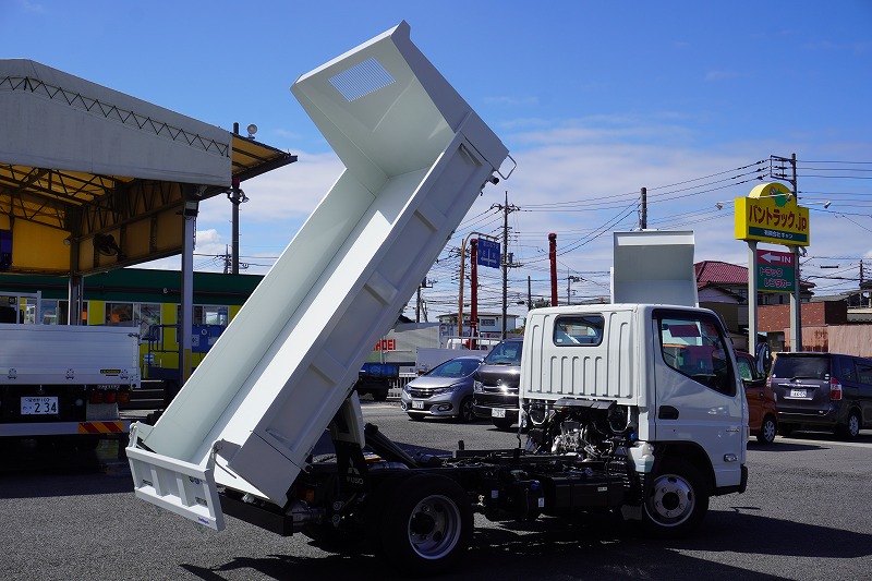 （未使用）　キャンター　強化ダンプ　新明和製　積載３０００ｋｇ　三方開　全低床　スマートキー　左電格ミラー　ＬＥＤヘッドライト＆フォグランプ　衝突軽減ブレーキ　車線逸脱警報　５速ＭＴ！車検「Ｒ７年６月まで！」20