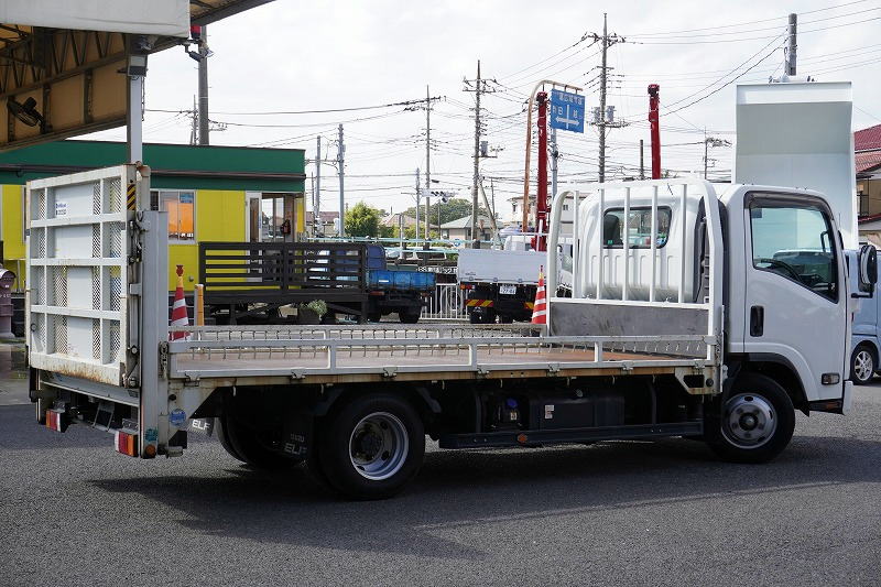 エルフ　「ワイドロング」　バイク運搬車　積載１４５０ｋｇ　三方開　大型自動起立式垂直パワーゲート　荷台鉄板張り　床フック４対　アオリロープフック　バックカメラ　社外ナビ　ＥＴＣ２.０　左電格ミラー　フォグランプ　衝突軽減ブレーキ　車線逸脱警報　ＡＴ車！準中型（５トン限定）免許対応！希少車！！7