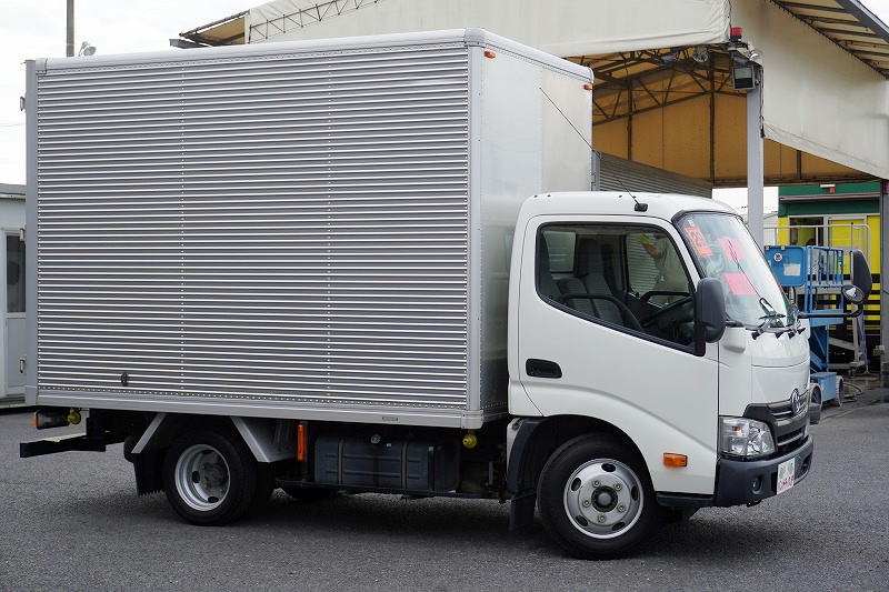 トヨエース　１０尺　アルミバン　積載２０００ｋｇ　ラッシング１段　壁面フック６対　バックカメラ　ＥＴＣ　社外ナビ　スマートキー　両側電格ミラー　９０度ストッパー　北村製　ワンオーナー！ＡＴ車！4