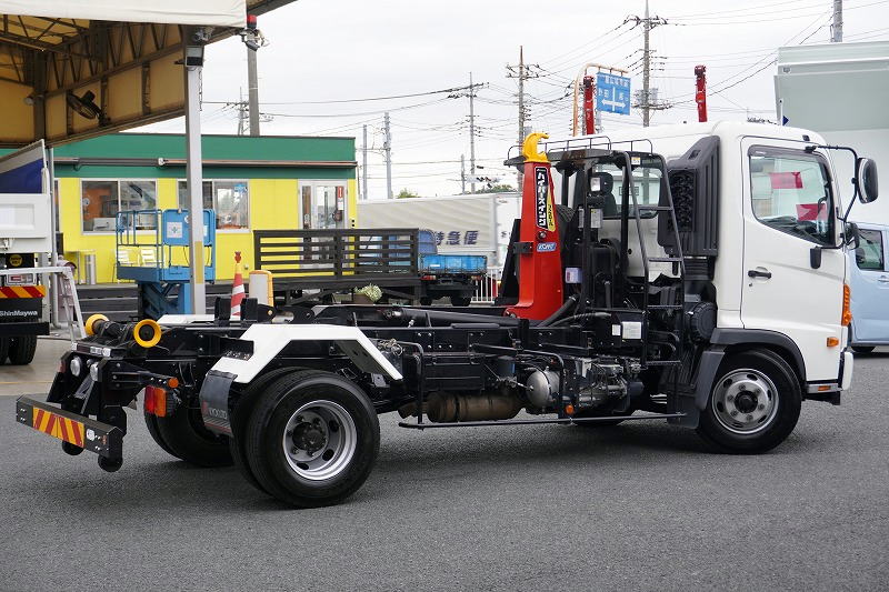 レンジャー　４トン　「ベッドレス」　フックロール　極東製　積載３８５０ｋｇ　ツインシリンダー　キャブバックステップ　ラジコン　坂道発進補助　６速ＭＴ！6