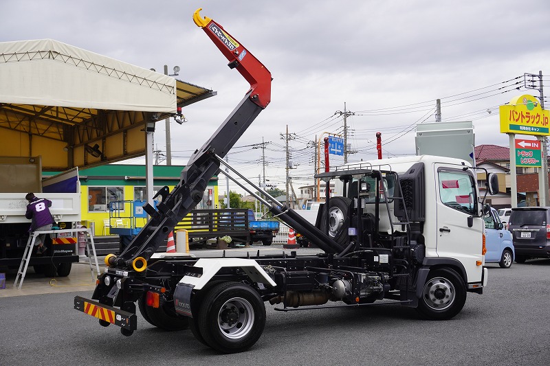 レンジャー　４トン　「ベッドレス」　フックロール　極東製　積載３８５０ｋｇ　ツインシリンダー　キャブバックステップ　ラジコン　坂道発進補助　６速ＭＴ！19