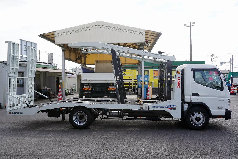 （未使用）　キャンター　「ワイド超ロング」　キャリアカー　２台積　古河ユニック製　積載３５５０ｋｇ　ウインチ　油圧リアゲート　ラジコン　左電格ミラー　ＬＥＤヘッドライト＆フォグランプ　スマートキー　衝突軽減ブレーキ　車線逸脱警報　５速ＭＴ！車検「Ｒ７年１０月まで！」3